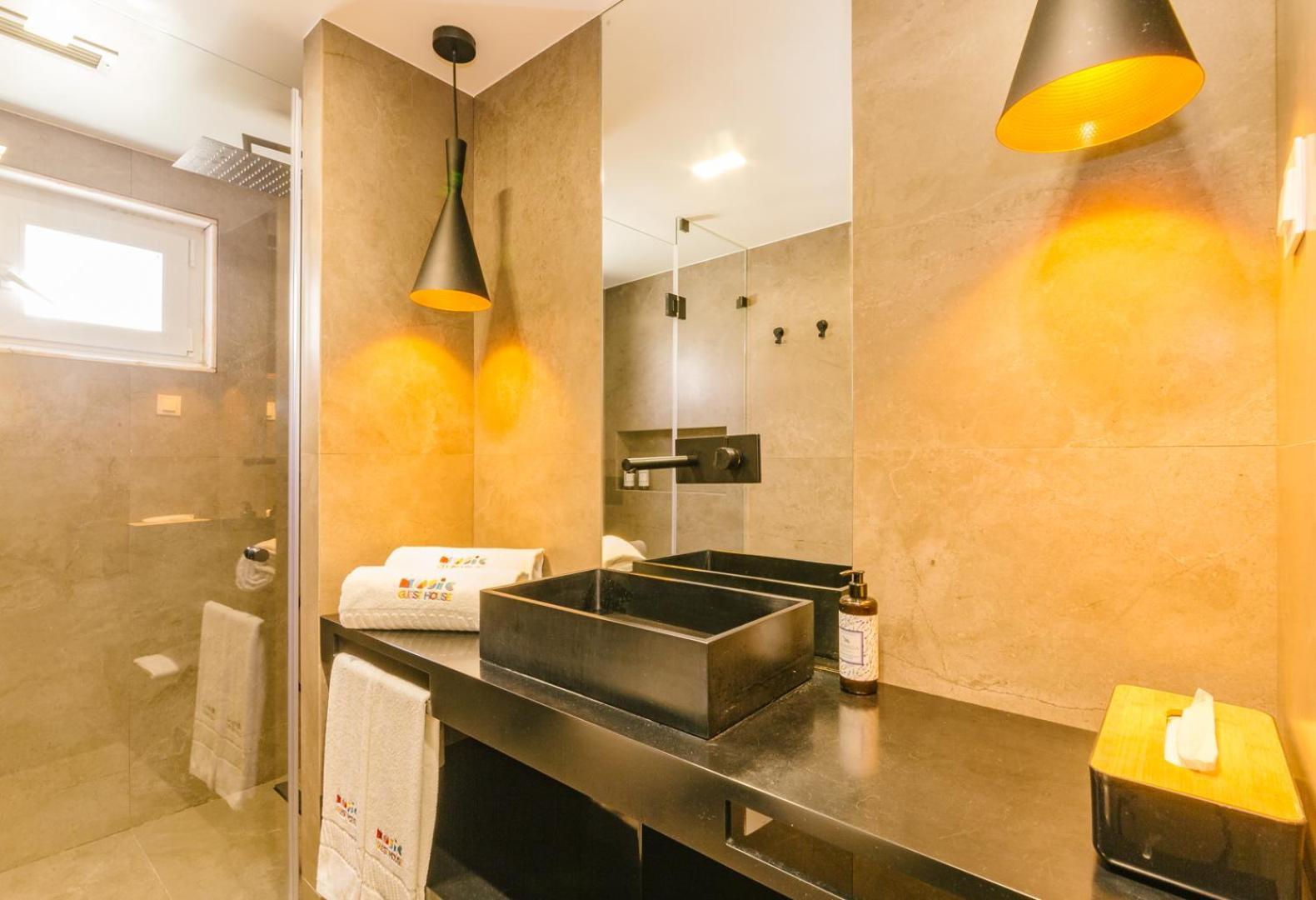 Bairro Alto Music Guest House Lisbon Exterior photo